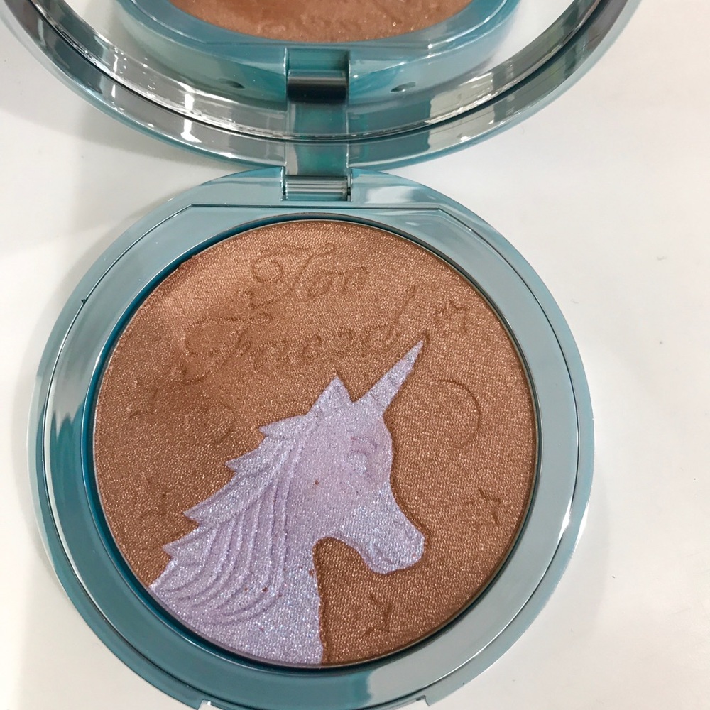 Too Face Unicorn Tears Bronzer - Picture 2 of 2